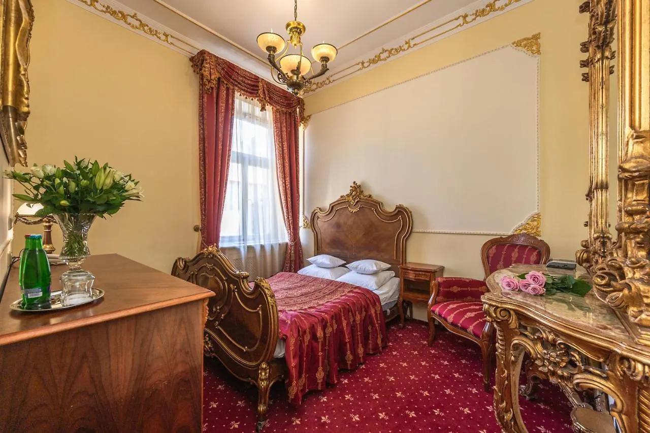 Hotel General Old Town Прага Чехия